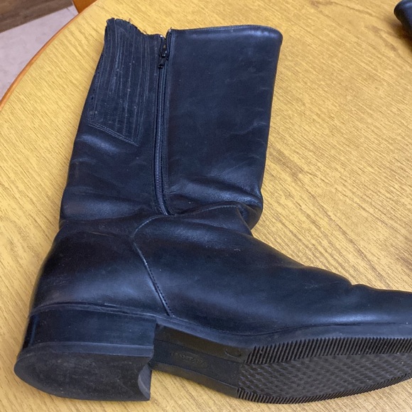 Nice Women’s Boots - Picture 2 of 5